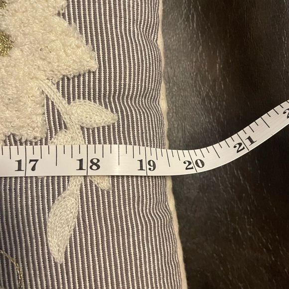 Pottery Barn Crewel Floral Striped Lumbar Pillow Navy Blue Cream Embroidered - Picture 4 of 6